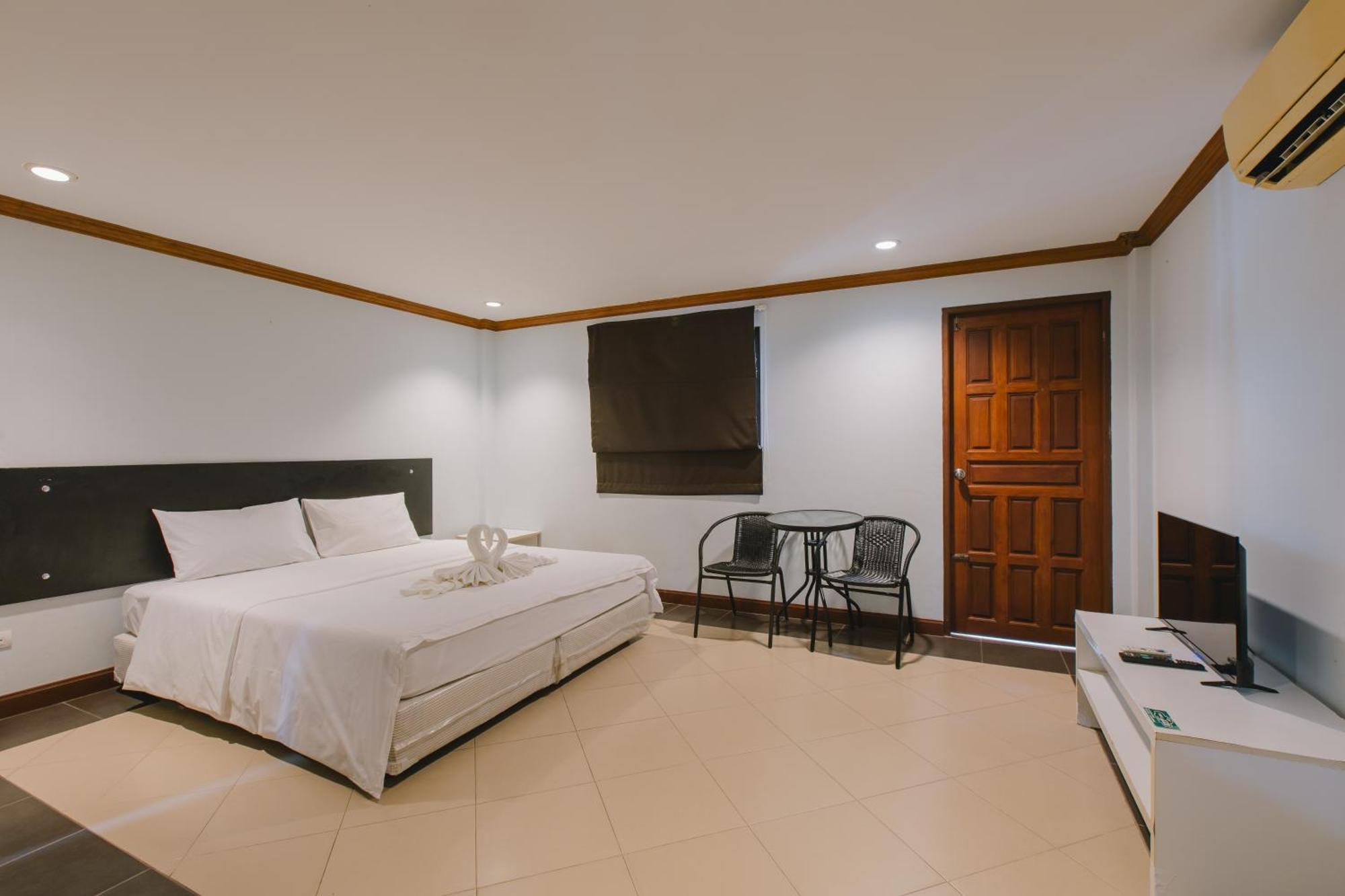 Sunstar Palace Patong Extérieur photo